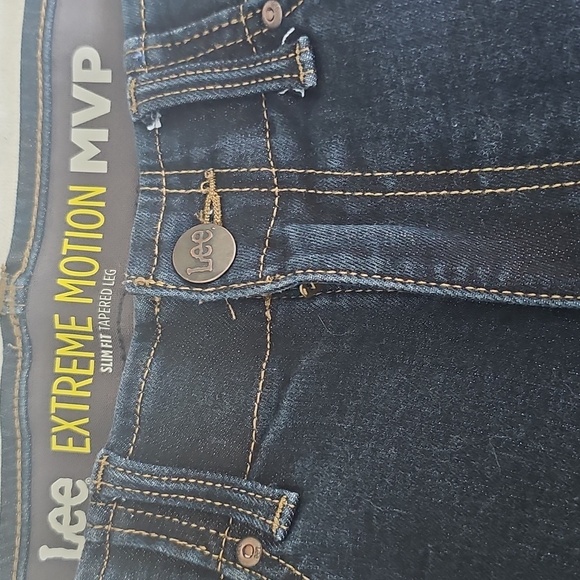 Lee Extreme Motion MVP Slim Fit Tapered Leg 33" X 32" Dark Blue - Picture 11 of 11